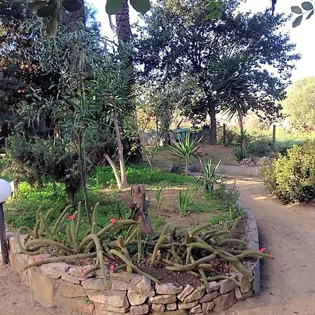 Bed & Breakfast Is Tanas Serdiana